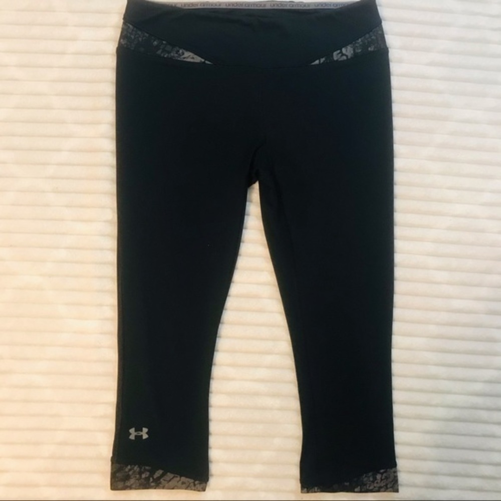 Under Armour HeatGear Black Gray Snakeskin Printed Capri Tight Leggings Small